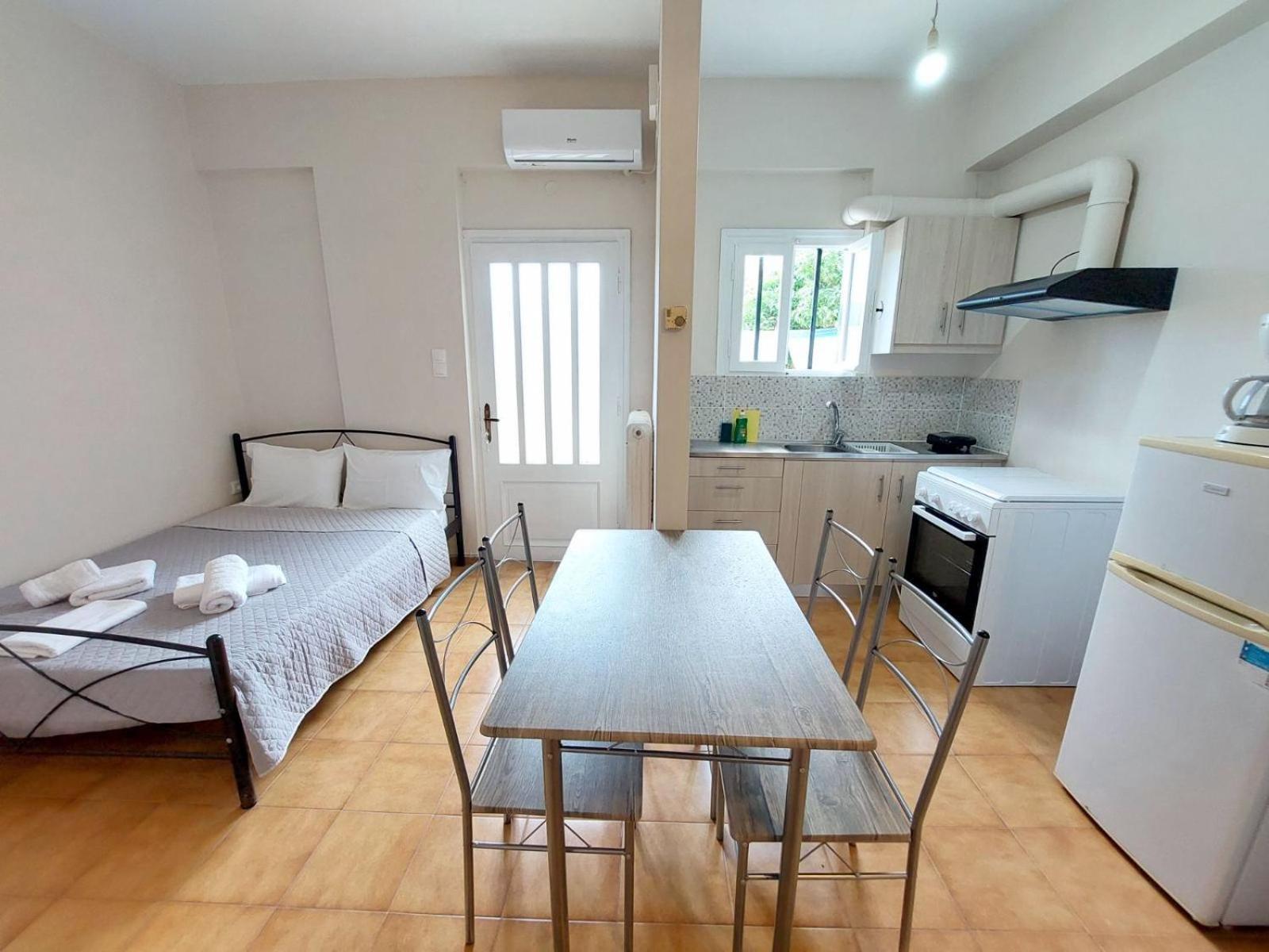 Estia Holiday Apartment & Studio バティ エクステリア 写真